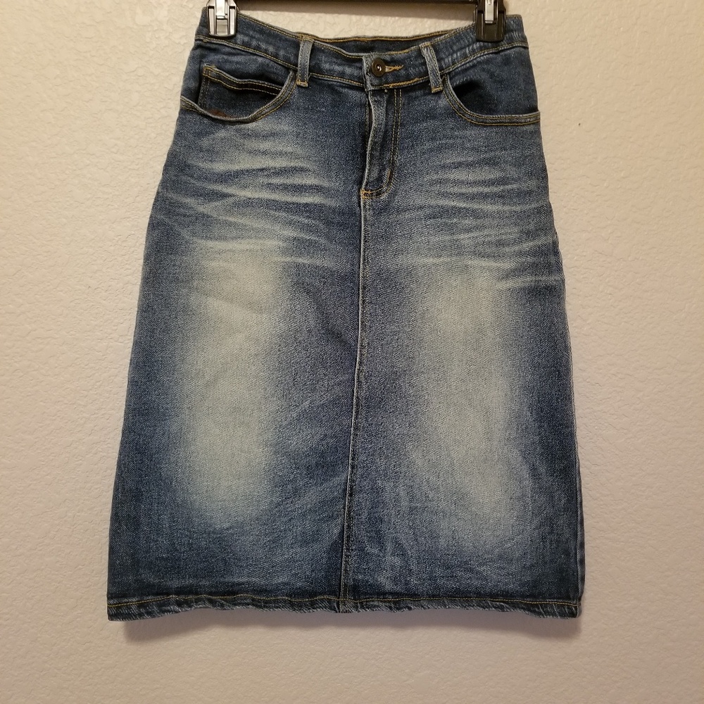 2G Akademics 101 Vintage Denim Skirt size Medium